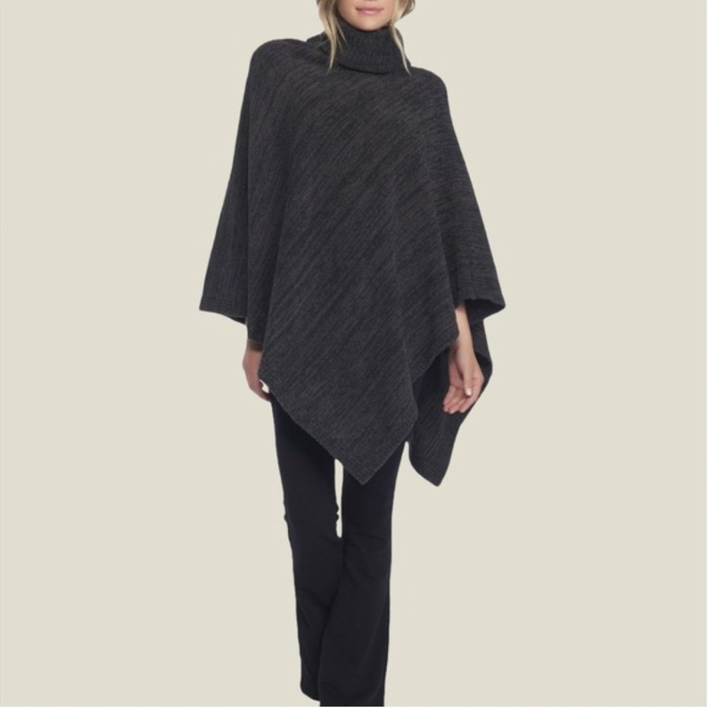 NWT Barefoot Dreams Poncho Cozychic (Carbon)